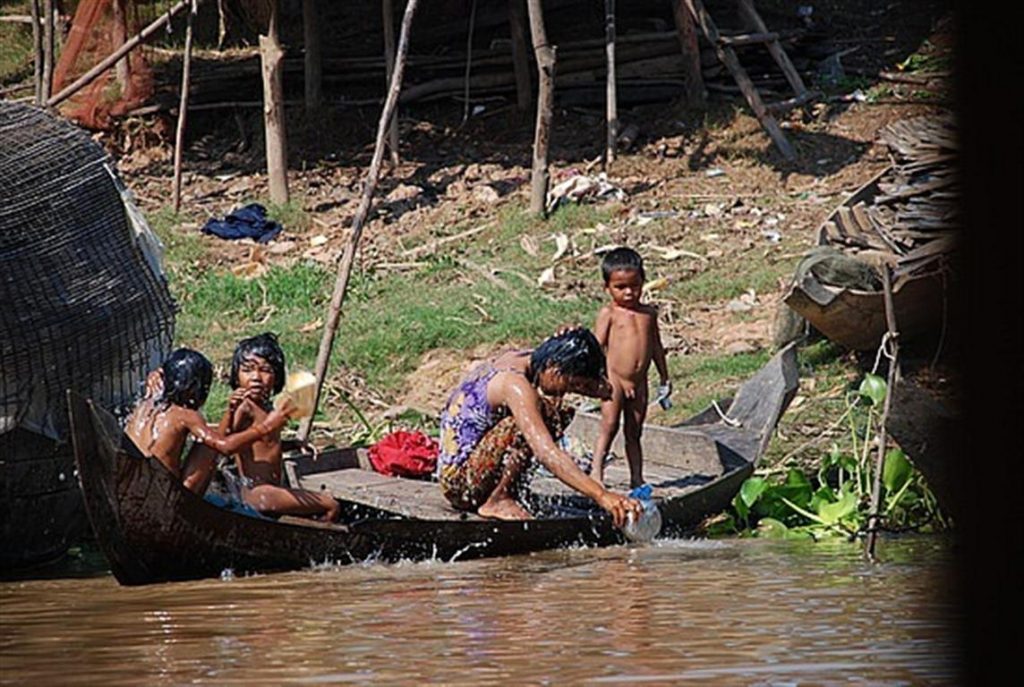 How to get from Phnom Penh to Siem Reap