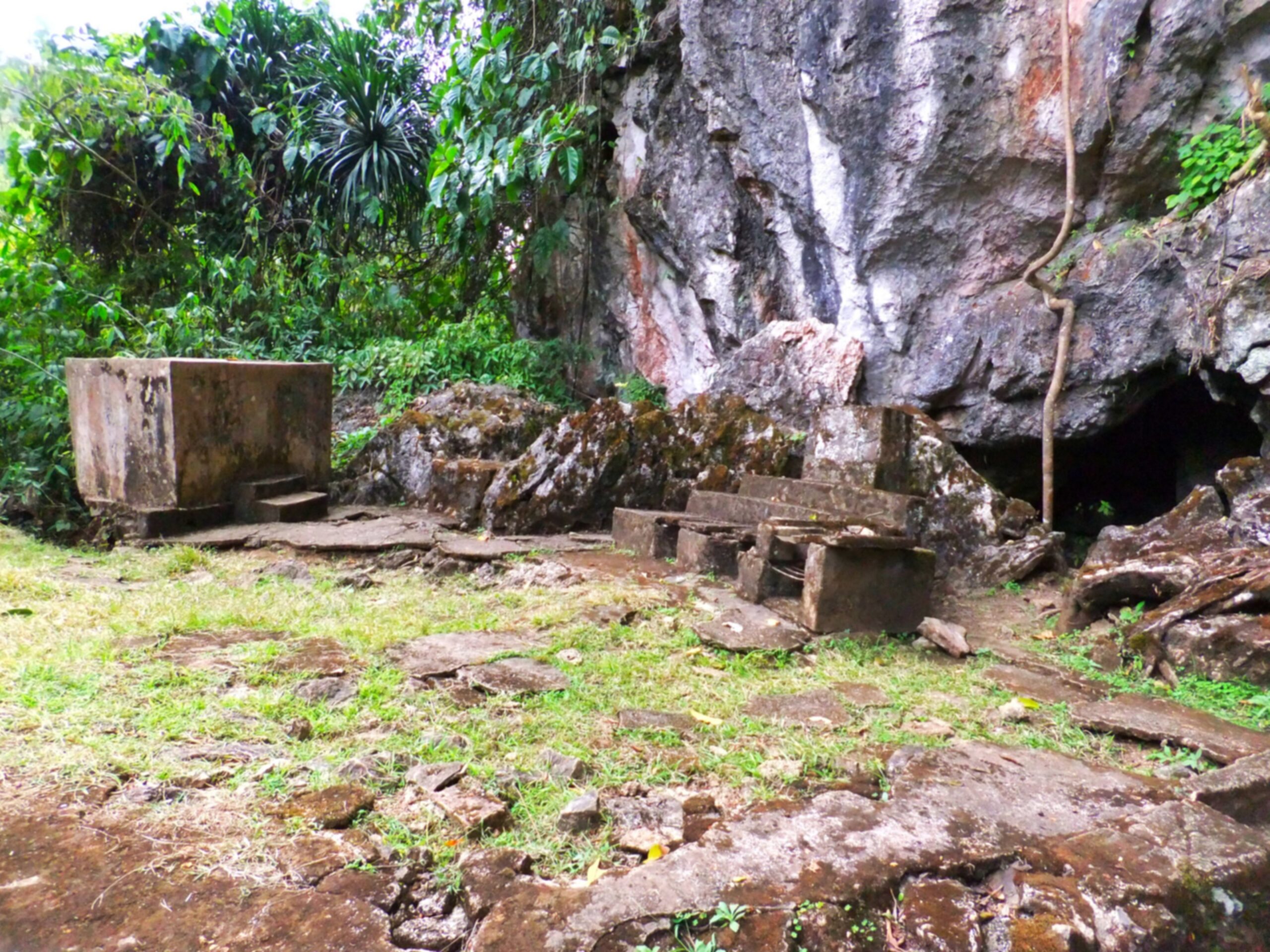 Vieng Xai Caves